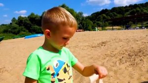 МЕГА интересные моменты на пляже! Подборка видео для детей!