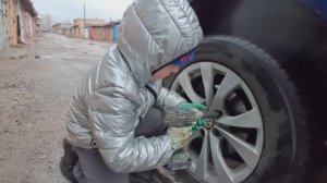 Как менять колёса на машине
