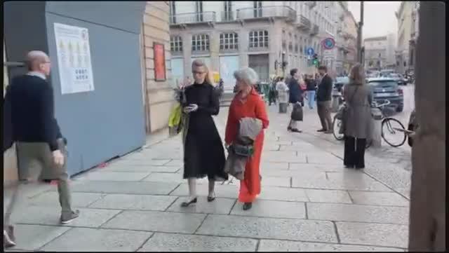 Весенняя мода в Милане, весенний стиль богатых 2024