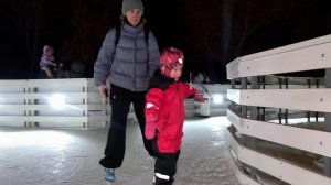 В Москве открылся самый длинный каток в Европе.