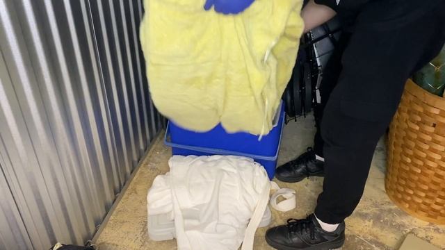 Заброшенный КОНТЕЙНЕР всего за 10$ с монетами на 1000 и кучей товаров внутри  (В МИРЕ КОНТЕЙНЕРОВ)