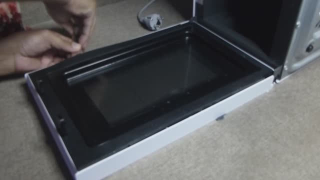 Меняю дверцу у микроволновки // Домашний мастер Альбатрос