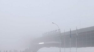 В Иркутске самолет совершил вынужденную посадку из-за непогоды