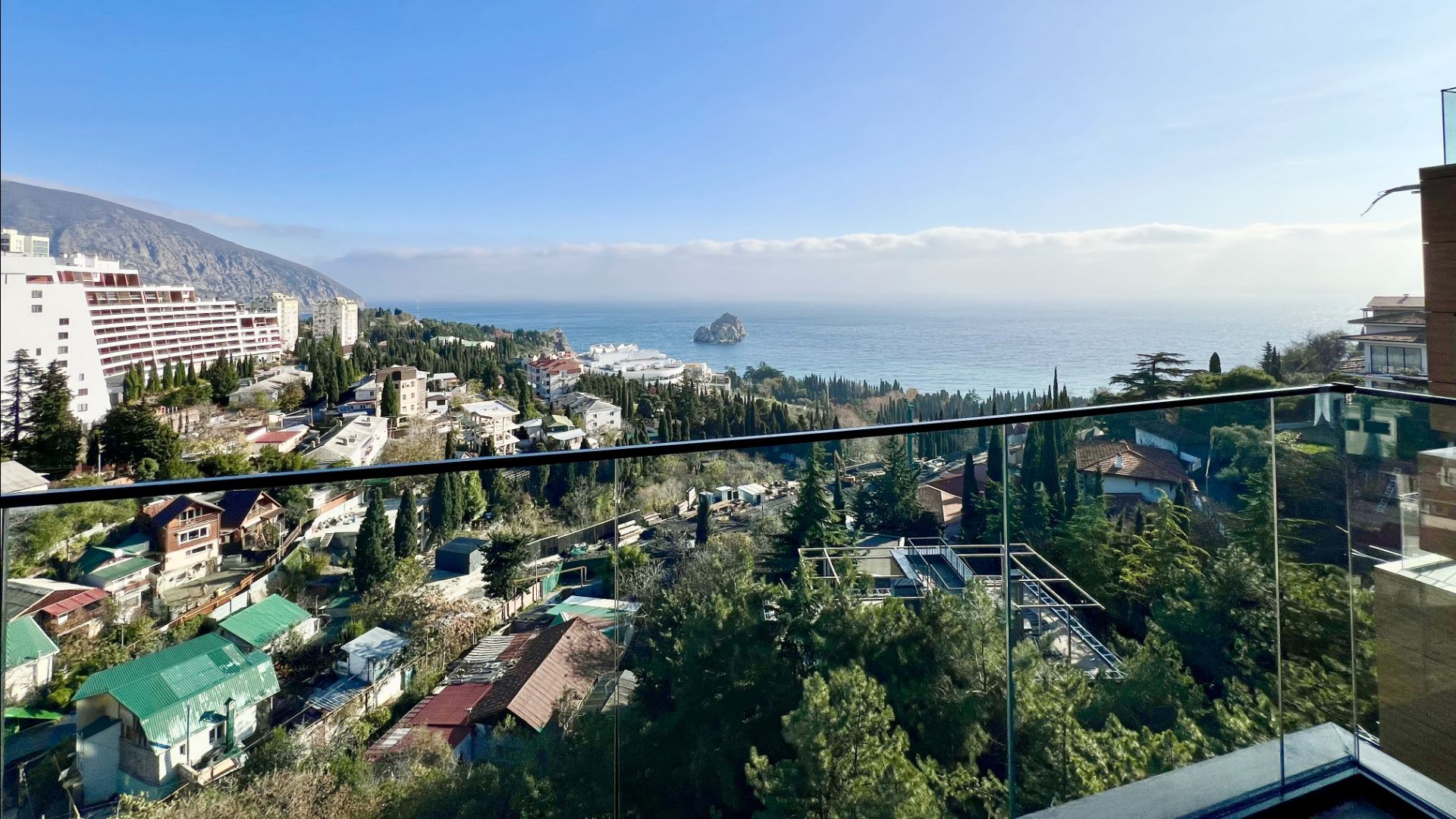 Продажа 2-х комнатных апартаментов ЖК Море Ялта Гурзуф