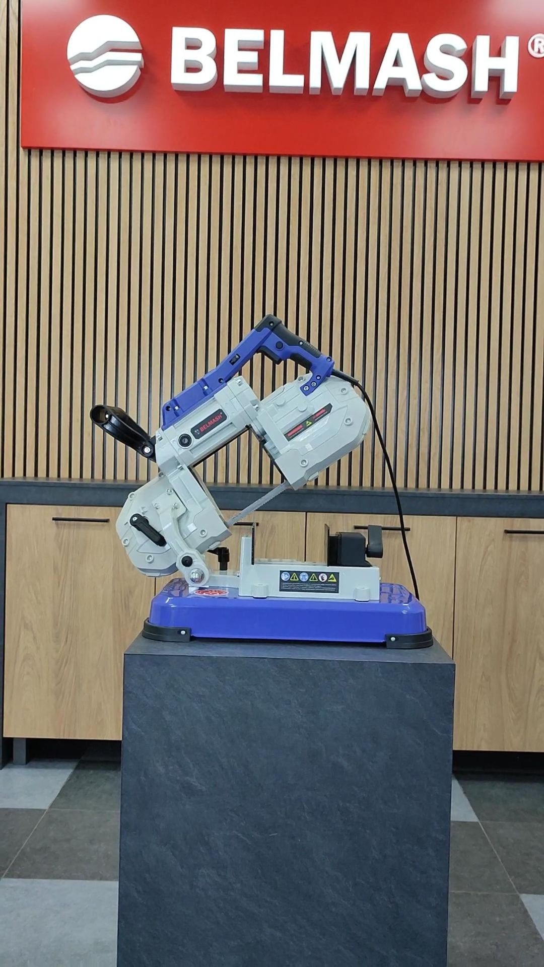 Мини-пила по металлу BELMASH MBS-550L смотреть онлайн