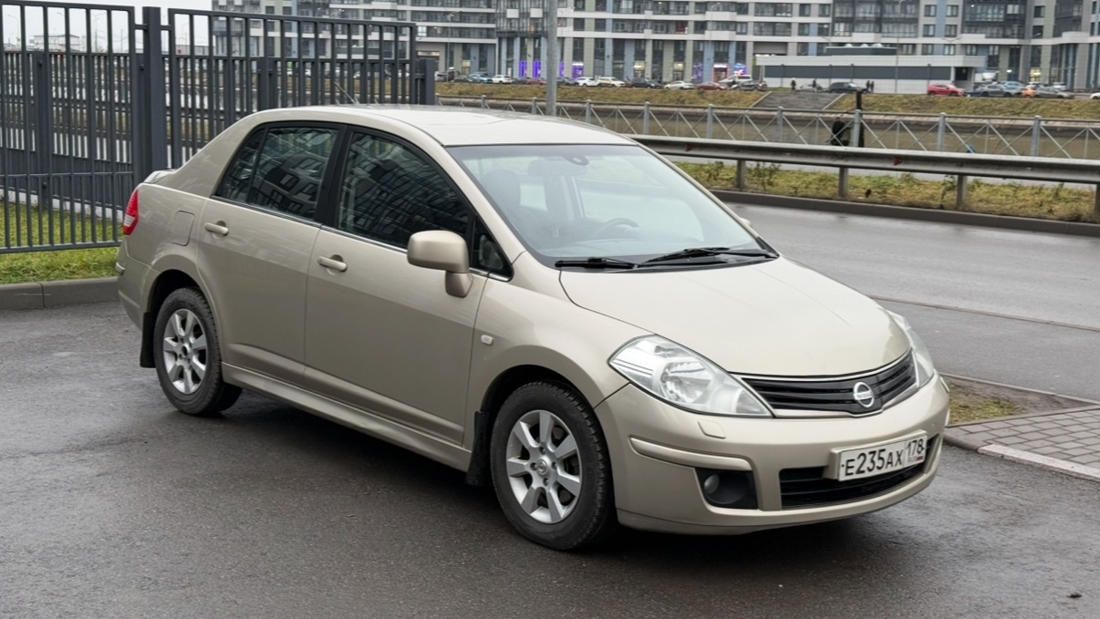 Nissan Tiida 1.6 AT 2010 смотреть онлайн