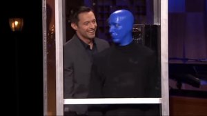 Телефонная будка с Хью Джекманом и Шакилом О’Нилом