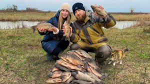 НЕВЕРОЯТНЫЙ УЛОВ НА ЗАБРОШЕННОЙ РЕЧУШКЕ! ЛОВИМ КАРАСЕЙ-ГИГАНТОВ С ЖЕНОЙ !Рыбалка в Астрахани!