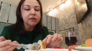 МУКБАНГ В КАФЕ/ РОЛЛЫ С АЛИСОЙ