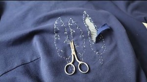 Подсмотрела, как дизайнер преобразил скучную кофту при помощи простой детали, и тоже так сделала