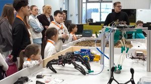 Роботы и авиасимуляторы: Минск впервые принял кросс-культурный проект «В основании будущего»