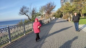 Анапа продолжает радовать солнечной погодой! на набережной массовые гуляния! 6 декабря 2025. 15.00