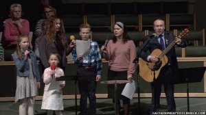 Улыбается небо синее..