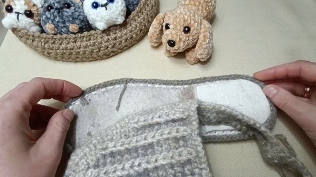 Мои работы.Котики и собачка.Обновляю тапочки .