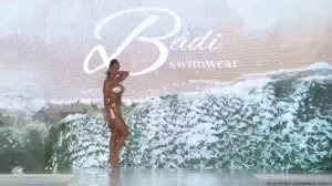 1000010125.mp4   " в руке кока кола ,в кармане пакетик ...