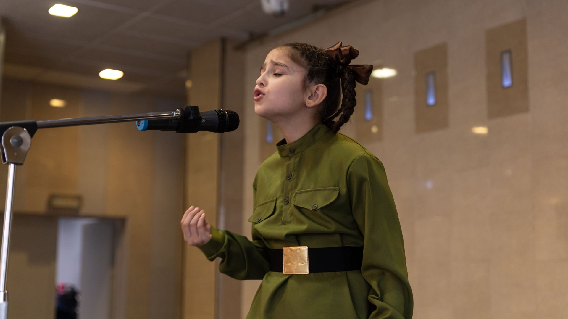 Две сестры бежали от войны. Автор:Сергей Сухонин. Читает: Арина Коноваленко, 8 лет смотреть онлайн