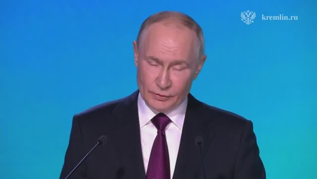 Президент_выступает_на_пленарном_заседании_конференции_AI_Journey