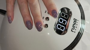 Блестящий эффект: маникюр, который сияет