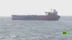 مشاهد لناقلة "كايروس" النفطية الجانحة في البحر الأسود إثر اعتداء أوكراني