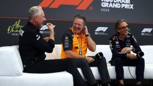 Пресс-конференция представителей команд в Абу-Даби (rus_нейросеть)