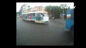 дтп в Одессе троллейбус с бортовым номером 2002 и трамвай с бортовым номером 4023