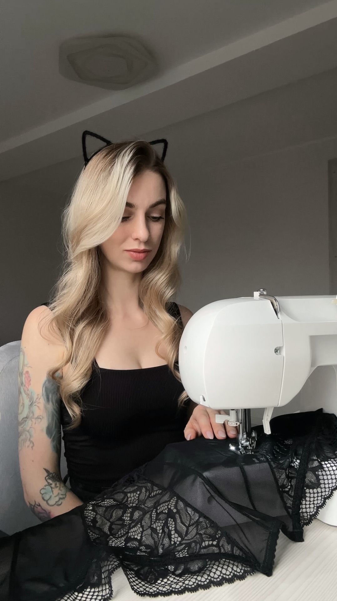 Такой наряд для встречи своей судьбы Лариса одобряет 