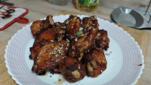 Куриные крылья в медовом соусе.