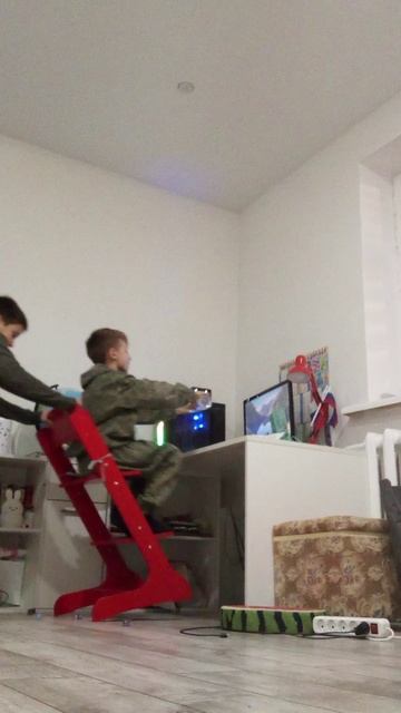 опять мои друзья развлекаются смотреть онлайн