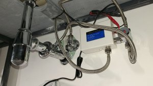 ставим сенсорные смесителя