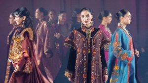 Грандиозный модный показ прошел в Ашхабаде в честь 30-летия нейтралитета Туркменистана