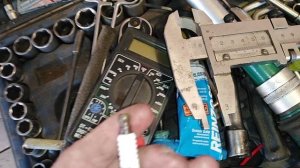 надо ли зачищать контакт у свечи зажигания