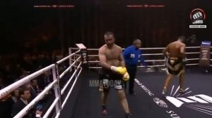 Российский боксёр одержал победу над кубинским бойцом, известным своими нокаутирующими ударами. 👊🥊🔥