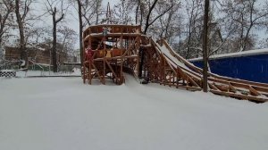 Вот так мы проводим наши дни/ Новогодние каникулы/ Катание с горок/