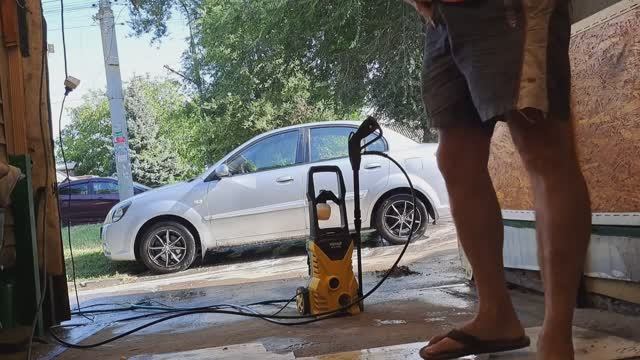 мойка высокого давления Huter за 4000 рублей