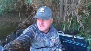 РЫБА НЕ ОТПУСКАЕТ, САЗАН ЕСТ ЖАДНО ЧЕРВЯ. Рыбалка на сазана. Жмых не ест, червя просит