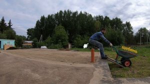 Закончил внутреннюю засыпку / Выкладываю кирпичную опалубку под лазер