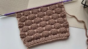 Шахматный узор спицами с переснятыми петлями