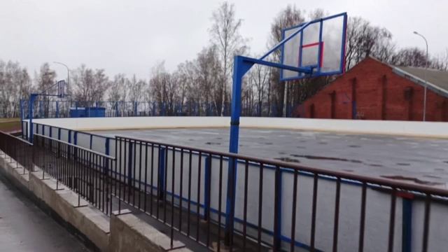 На стадионе зимой...