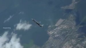 Фантастический трюк Су 57 с поворотом на 90° засняли на видео.mp4