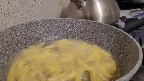 Быстрый ленивый ужин! рецепт приготовления! кушать хочеться всегда! куриные бедра в духовке!