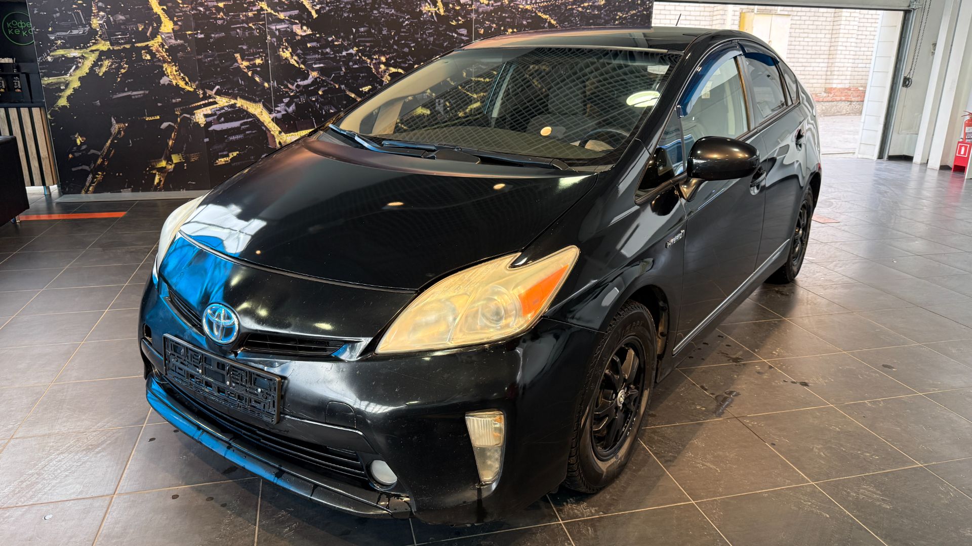 Toyota Prius 7354 - Вы можете купить в автосалоне АВРОРА Ростов-на-Дону Малиновского 54 Адробь1