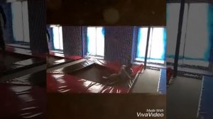 Веселимся в батутном парке😂