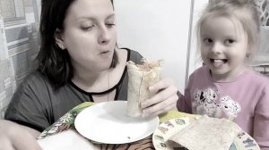 мукбанг/ ужин с шаурмой/ домашнее приготовление/