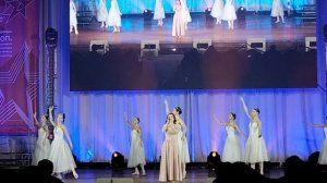 Слепая девушка поёт.Умница.Красавица.