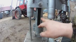 Сверлильный станок из металлолома, своими руками. Небольшой обзор конструкции.