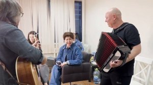 Душевные песни за кадром! Съёмки очередной программы Малахова.