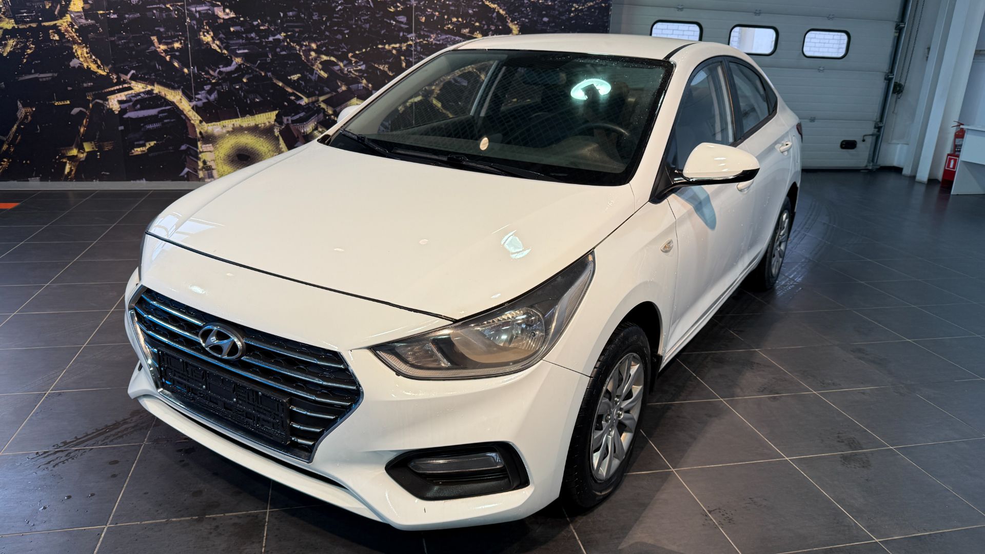 Hyundai Solaris 5937 - Вы можете купить в автосалоне АВРОРА Ростов-на-Дону Малиновского 54 Адробь1