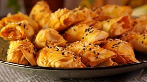 Получили название из-за форм, напоминающих раковины мидий. МИДЬЁ-БЁРЕКИ С КАРТОШКОЙ