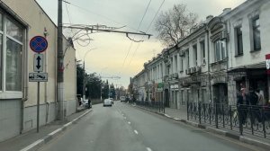 Ялта. Разворот с Московской на Киевскую ул. Автовокзал. На Садовую ул. 22.11.25. Крым. Crimea. Yalta