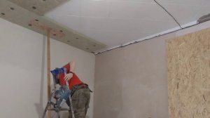 как закрепить минвату на потолок одному